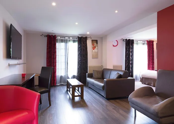 Hotel Restaurant Les Coquelicots, The Originals Relais